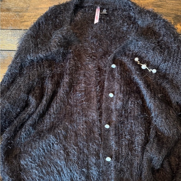 Love by design sweater with broach and embellished buttons size xl - Picture 5 of 6